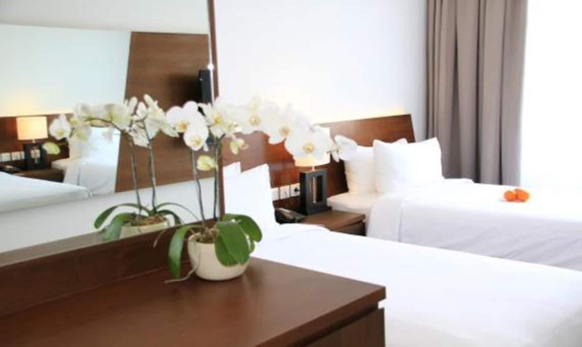 D'Primahotel Tangerang Exterior foto