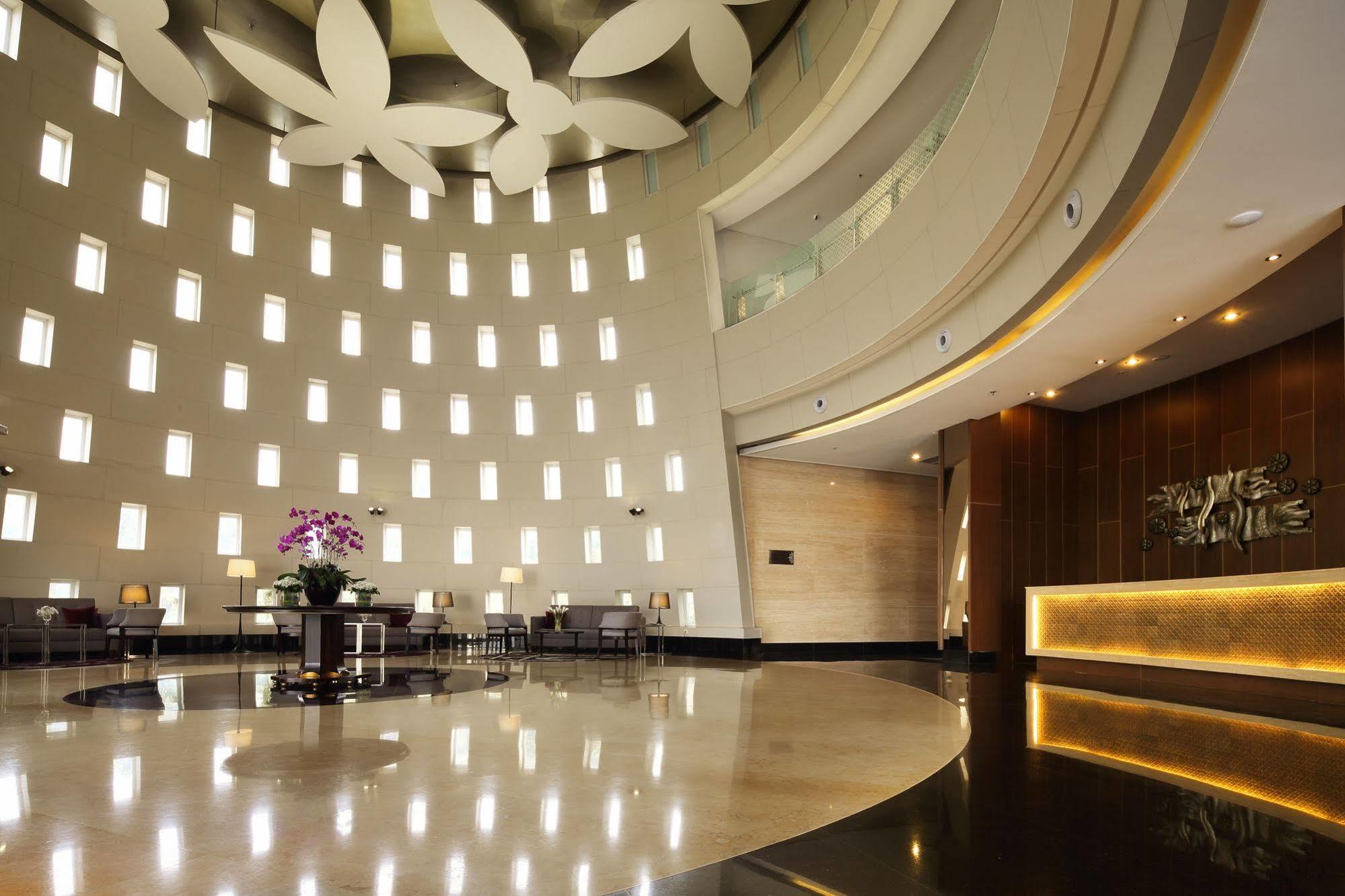 D'Primahotel Tangerang Exterior foto